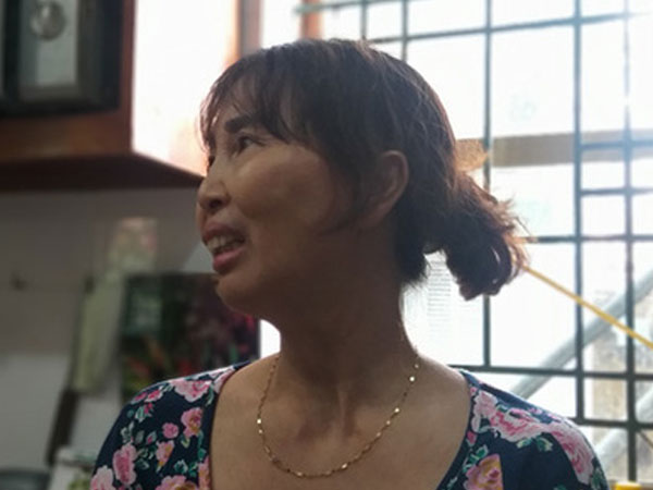 Mẹ bé gái lớp 1 đứng trước cổng trường giữa trưa nắng: Tôi không đăng cô giáo hay sao đỏ đuổi cháu, do dân mạng suy diễn mà thôi