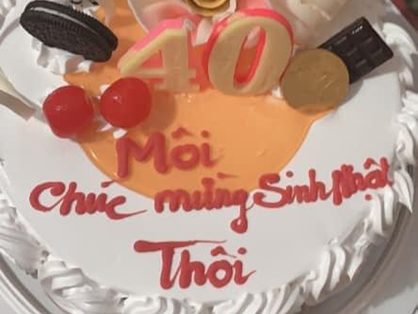 Lại thêm một trường hợp viết bánh sinh nhật kiểu 'dặn một đằng, làm một nẻo' khiến khách hàng méo mặt