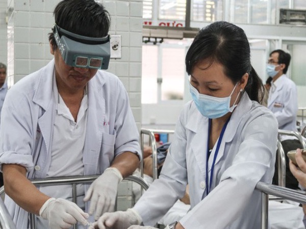 TP HCM: Tạt axit kinh hoàng ở quận 3, 3 người phỏng nặng