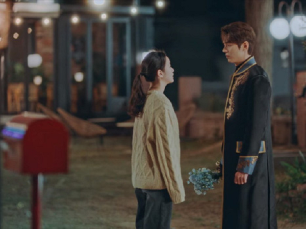 Quân Vương Bất Diệt lộ cái kết bi thương: Lee Min Ho lướt qua 'vương phi' Kim Go Eun như kẻ lạ