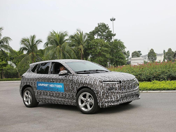 Xe VinFast ngang Honda CR-V bất ngờ lộ diện: Ra mắt tháng 11 tại Mỹ, bán ở nhiều nước, có tuỳ chọn động cơ xăng BMW