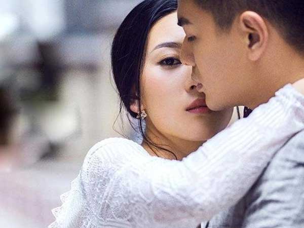 Nửa đêm hàng xóm đập cửa rầm rầm, vợ chồng tôi vội vã mở cửa thì lặng người khi thấy bộ dạng của cô ấy