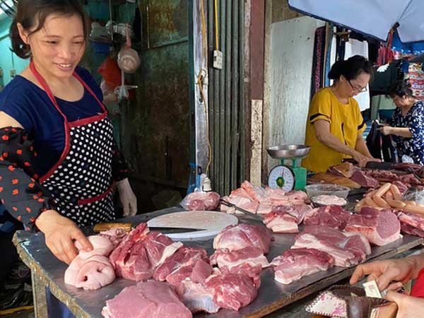 Giá thịt lợn lên 200 nghìn đồng/kg, cao chưa từng có