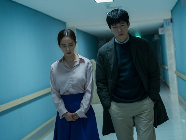 'Mợ ngố' Song Ji Hyo tái xuất màn bạc sau 17 năm, từ nữ sinh ma mị đến cô gái hiểm độc: Lột xác với diễn xuất ngoạn mục!