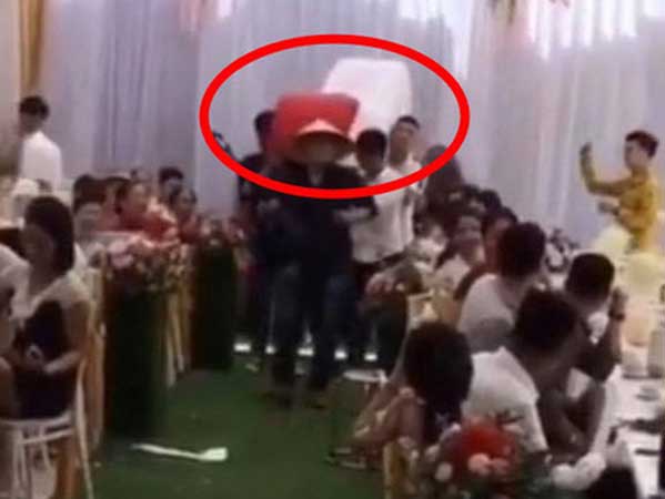 Đám cưới và những trò lố của hội bạn thân: Vô tư một chút thì vui, 'vô tư nhiều quá' chẳng vui tí nào!
