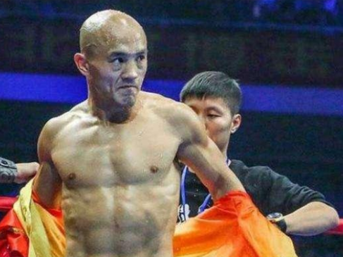 'Đệ nhất cao thủ Thiếu Lâm' Yilong muốn thách đấu Mike Tyson
