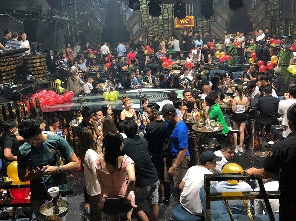 Đột kích quán bar ở TP.HCM, phát hiện 56 người dương tính với ma tuý