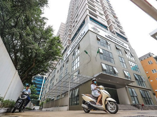 Khởi tố thêm 2 bị can trong vụ 'đổi tiền lấy bằng' tại Trường đại học Đông Đô