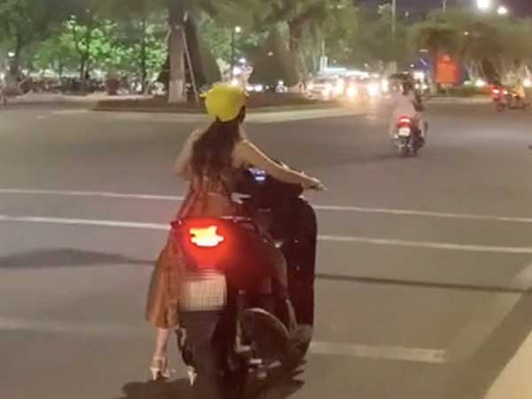 Pha dừng đèn đỏ có 1-0-2 khiến dân tình người nghiêng ngả, nỗi khổ không nói thành lời mà chỉ những người chân ngắn mới hiểu