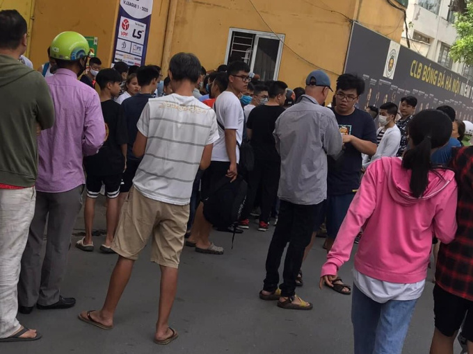 'Sốt' vé trận CLB Hà Nội đấu HAGL