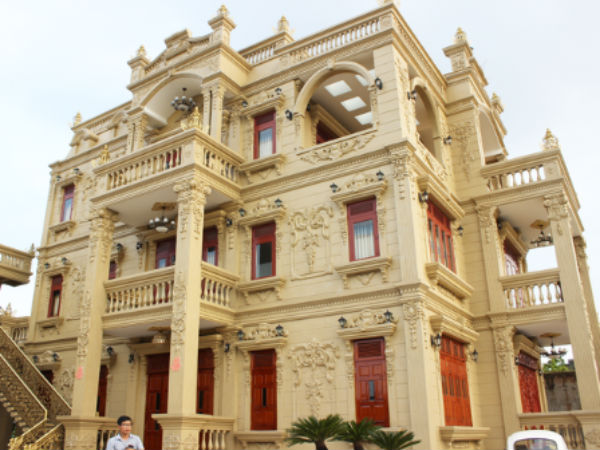 Sự thật về biệt thự dát vàng từ trong ra ngoài và dàn siêu xe hoành tráng của đại gia Vũng Tàu