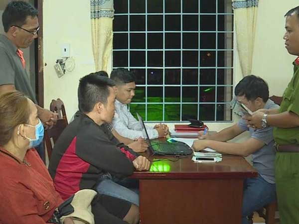 Triệt phá đường dây đánh bạc giao dịch trên 20 tỷ đồng mỗi tháng ở phố Núi