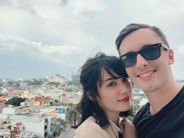 FA lâu quá nên lên mạng add friend dạo kiếm bồ, gái xinh không ngờ 'ẵm' luôn anh Tây ngời ngời phong độ