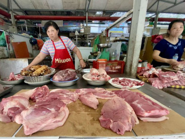 Giá lợn tiếp tục tăng: Ai đang thao túng?