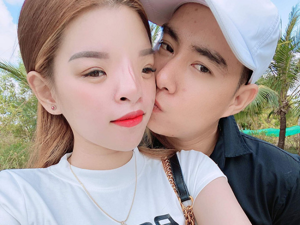 Chị em sẽ không thể kìm lòng được trước đồ chấm bi khi thấy gái Pháp diện đẹp và sang quá mức quy định thế này