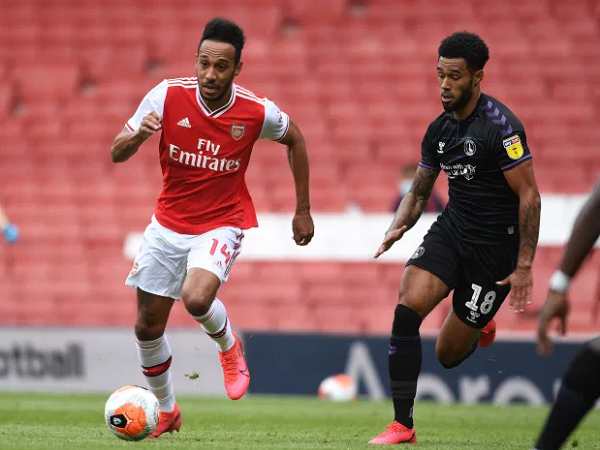 Arsenal thắng hủy diệt 6 bàn trước ngày Ngoại hạng Anh trở lại