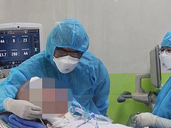 Báo Anh viết về sự hồi phục thần kì của bệnh nhân 91, độc giả Anh ca ngợi Việt Nam 'không ngớt'
