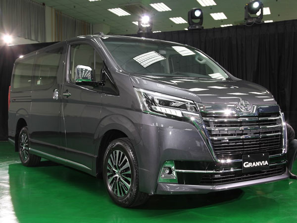 Toyota Granvia ra mắt Việt Nam: Giá từ 3,072 tỷ, nhập Nhật, 9 chỗ cho khách VIP