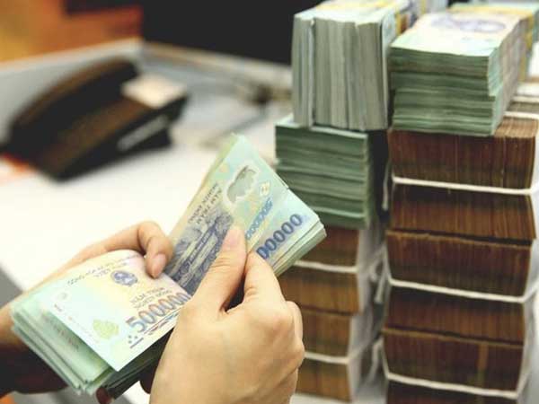 Một loạt ngân hàng tiếp tục giảm lãi suất huy động
