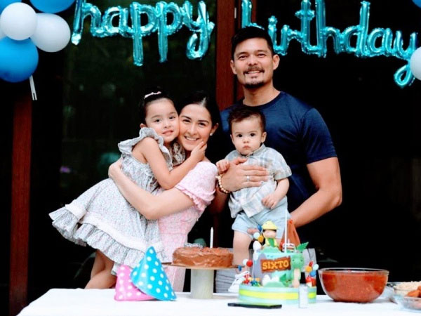 'Mỹ nhân đẹp nhất Philippines' khoe ảnh gia đình toàn cực phẩm trong dịp sinh nhật con trai