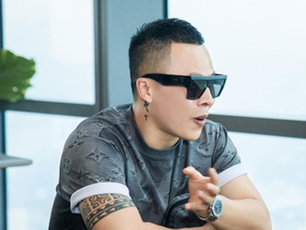 Vũ Khắc Tiệp: 'Tuổi 37 tôi thấy mình có đủ, chả thiếu gì ngoài tiền, quay 26 tập Vlog phải đổi cả căn biệt thự 35 tỷ'