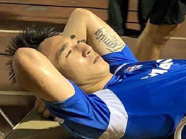 Báo Thái chú ý đến chấn thương kinh hoàng của Hải Huy, 'cạnh khóe' y tế tại V.League yếu kém khi sơ cứu