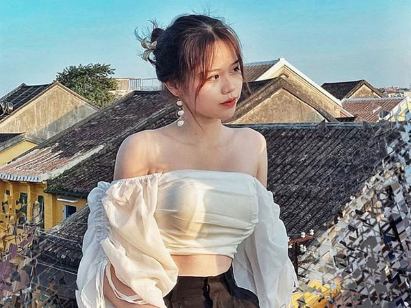 Huỳnh Anh lại khiến dân mạng mệt mỏi khi vừa đăng ảnh tình cảm cùng Quang Hải lại xóa đi, tâm trạng lên xuống thất thường
