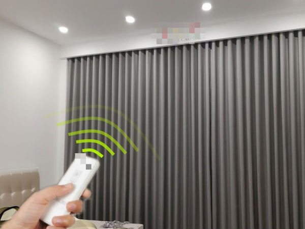 Chỉ vài trăm nghìn/bộ, rèm che nắng tự động đóng mở bằng giọng nói lên ngôi trong ngày hè nắng gắt