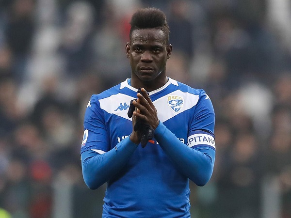 Balotelli được khuyên nên.. nghỉ đá bóng ngay và luôn