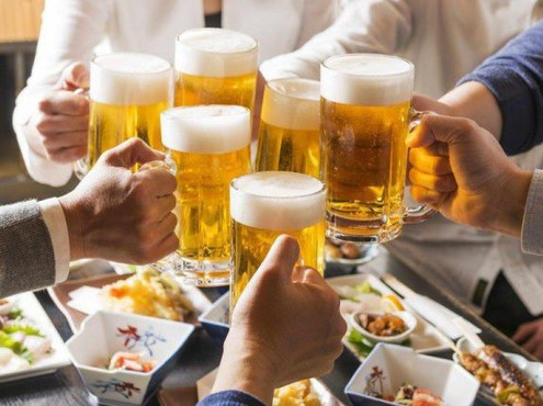 Kỷ luật 4 cán bộ xã vì ăn nhậu giữa đại dịch Covid-19
