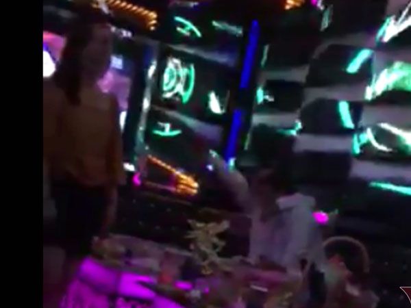 Viện trưởng hát karaoke trong giờ hành chính được điều đến huyện khác