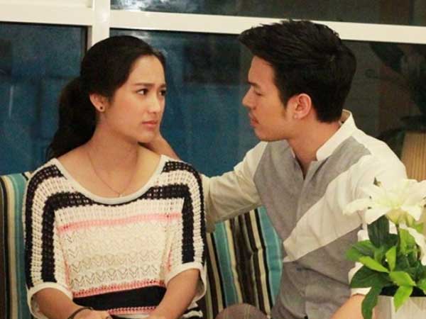 Bị chồng cũ bỏ rơi phũ phàng vì 'không biết đẻ', 3 năm sau trước ngày tái hôn, anh đột ngột tặng vợ cũ một chùm chìa khóa khiến cô lặng người