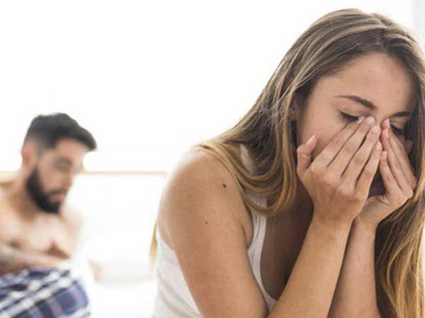 Bỗng dưng đau vì chuyện ấy, phải làm sao?