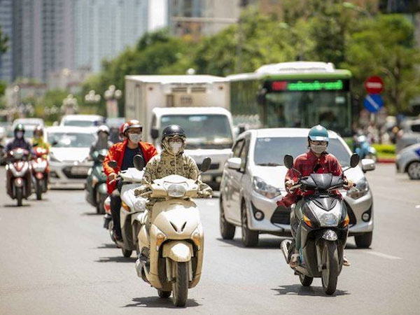Hà Nội nắng nóng gay gắt trên 38 độ C