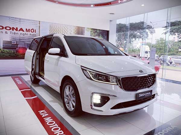 Xe gia đình đắt tiền sang chảnh đua nhau về Việt Nam