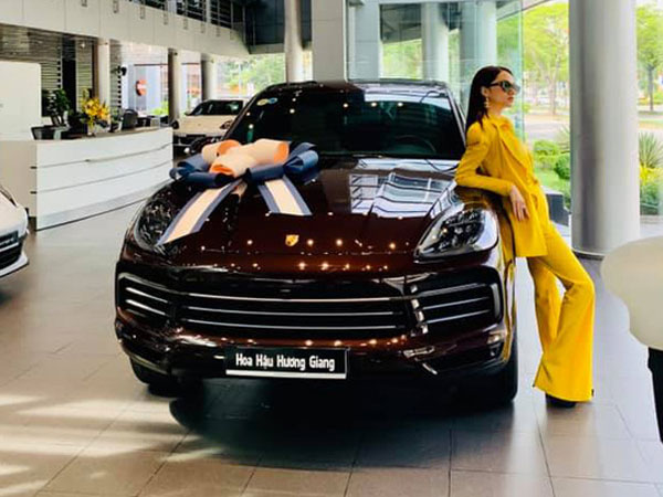 Sắm Porsche Cayenne 2020, hoa hậu Hương Giang tuỳ chọn riêng màu ngoại thất với giá hơn 70 triệu đồng