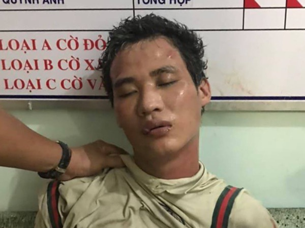 Giải cứu hai mẹ con bị thanh niên nghi 'ngáo đá' khống chế