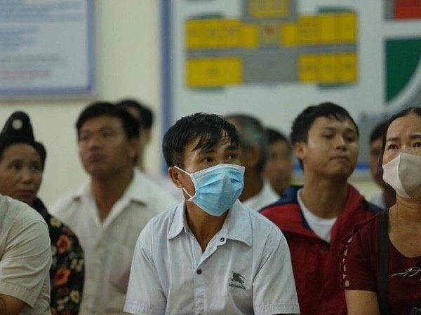 Bố nữ sinh giao gà ở Điện Biên: Luôn tin vợ vô tội, nói đã quá mệt mỏi vì kinh tế kiệt quệ, đến miếng ăn cũng phải nhờ họ hàng giúp đỡ