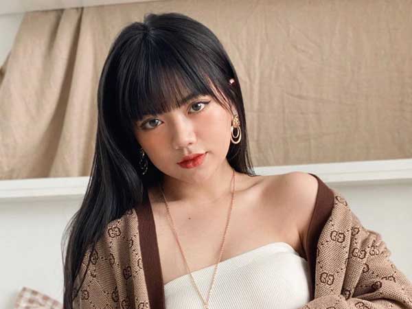 Gái xinh 2k có nửa triệu followers tiết lộ chưa bị hàng xóm đàm tiếu bao giờ vì 'nhỏ mà kiếm được tiền là được thương'