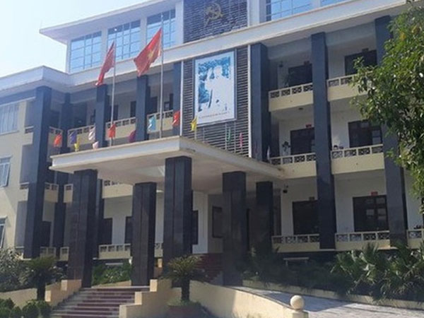 Nữ bí thư huyện đoàn ở Thanh Hóa thừa nhận ngoại tình, 2 trong 3 con không phải của chồng