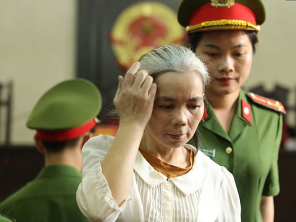Video: Hình ảnh bị cáo Bùi Thị Kim Thu tóc bạc trắng trong phiên xử vụ nữ sinh giao gà