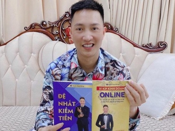 Huấn 'hoa hồng' đang bị công an truy tìm là ai?
