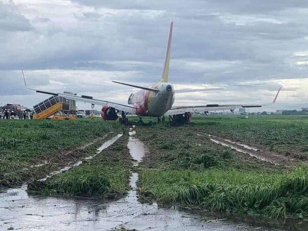 Máy bay trượt khỏi đường băng Tân Sơn Nhất: Vietjet lên tiếng xin lỗi