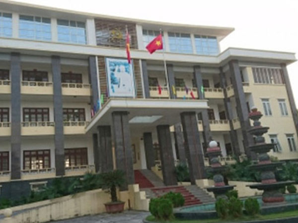 Vụ chồng phát hiện 2 con không cùng huyết thống: Tạm đình chỉ công tác nữ Bí thư Huyện đoàn