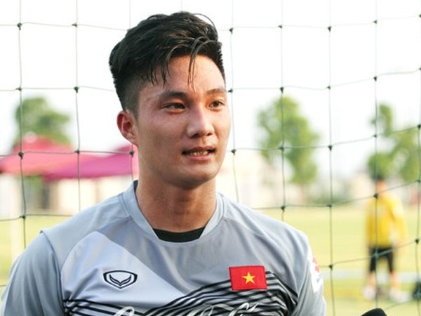 Chàng thủ môn đẹp trai 'như người mẫu' từng bị lãng quên gây ấn tượng với thành tích độc nhất tại V.League