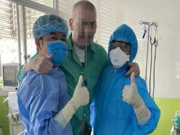 'Nếu tích cực, phi công người Anh có thể trở lại buồng lái'