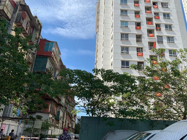 Nghi vấn người đàn ông 60 tuổi dâm ô bé trai trong thang máy chung cư 25 Lạc Trung