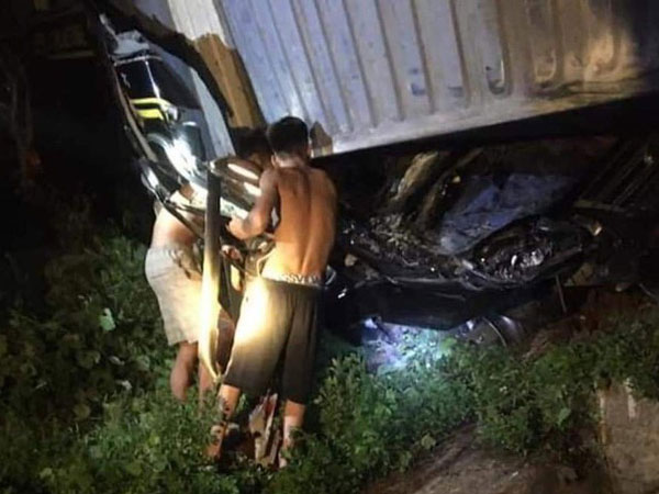 Vụ xe container đè bẹp xe limousine khiến 3 người tử vong: Tốc độ xe container là bao nhiêu?