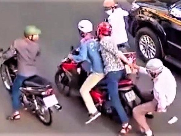 TP HCM: Đại gia bị giật ví chứa gần 1,5 tỷ đồng?