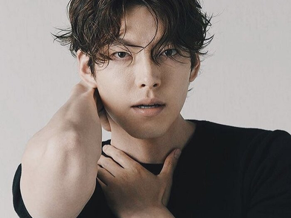 Trở lại với hình ảnh lãng tử đầy lôi cuốn sau gần 3 năm chữa trị ung thư, Kim Woo Bin chuẩn bị tái xuất màn ảnh rộng